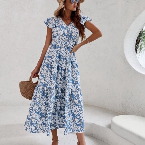 Boho Blue Floral V neck Butterfly Sleeve Dress - Picture 3 of 10